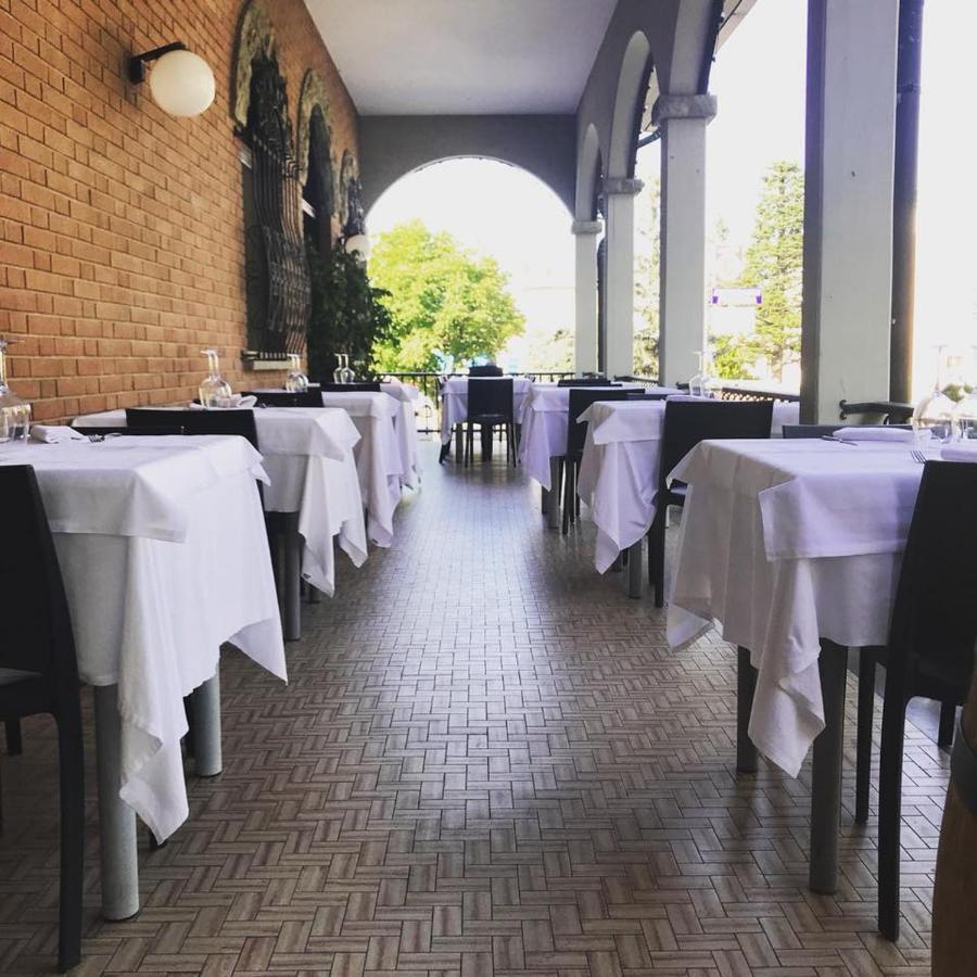 Hotel Ristorante Gallo D'Oro Vignola  Extérieur photo