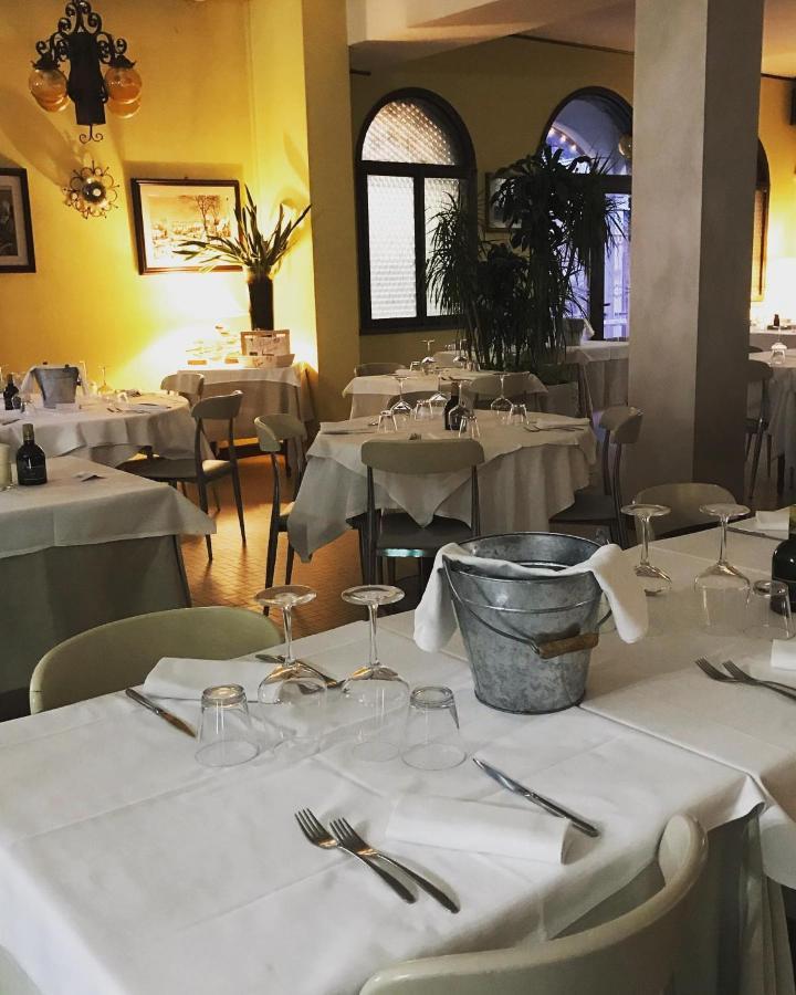 Hotel Ristorante Gallo D'Oro Vignola  Extérieur photo