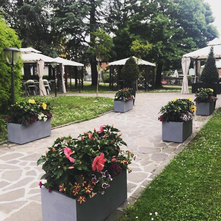 Hotel Ristorante Gallo D'Oro Vignola  Extérieur photo